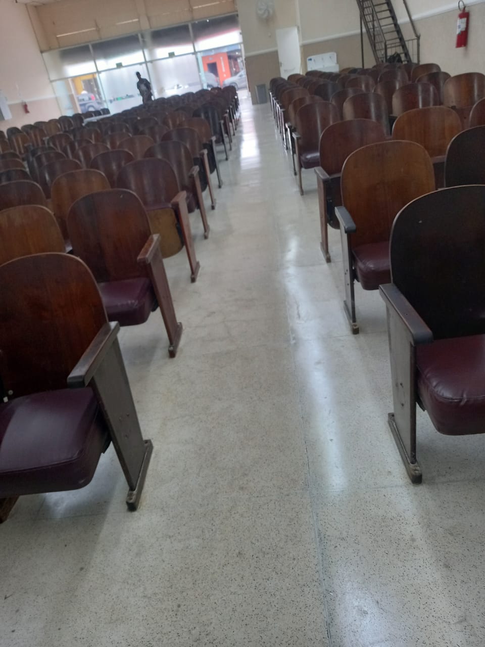 Piso em granilite em igreja